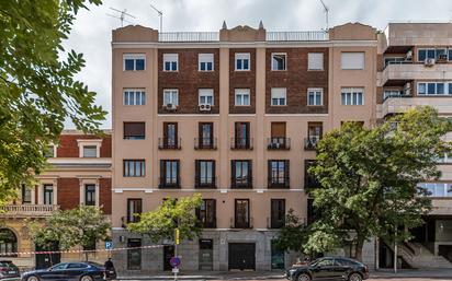 Exterior view of Flat for sale in  Madrid Capital  with Air Conditioner, Heating and Furnished