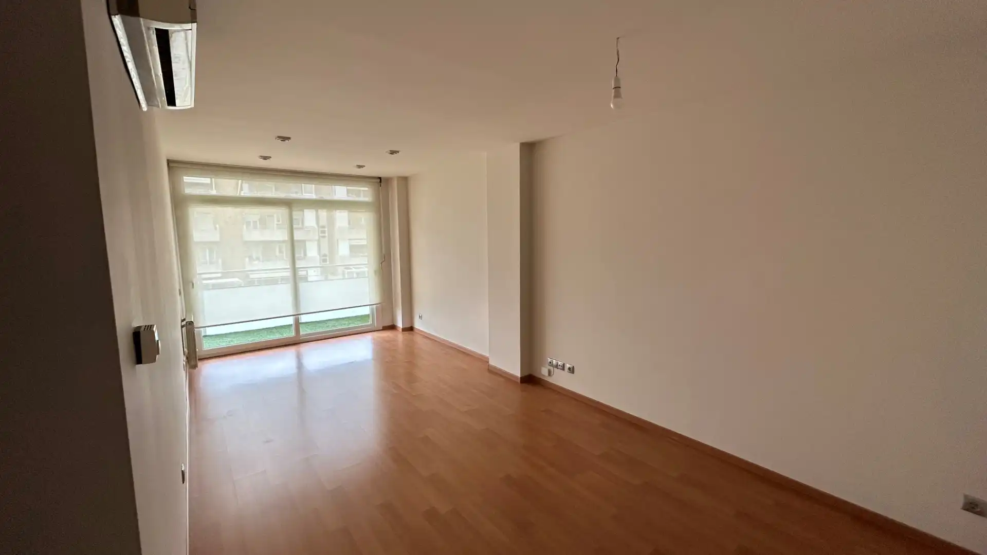 Sala d'estar de Pis en venda en Girona amb Aire condicionat, Calefacció i Parquet