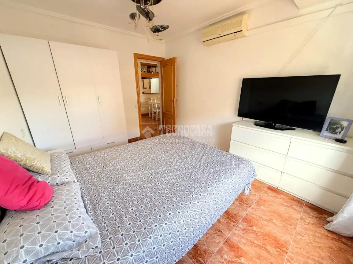 Bedroom of Flat for sale in Paterna