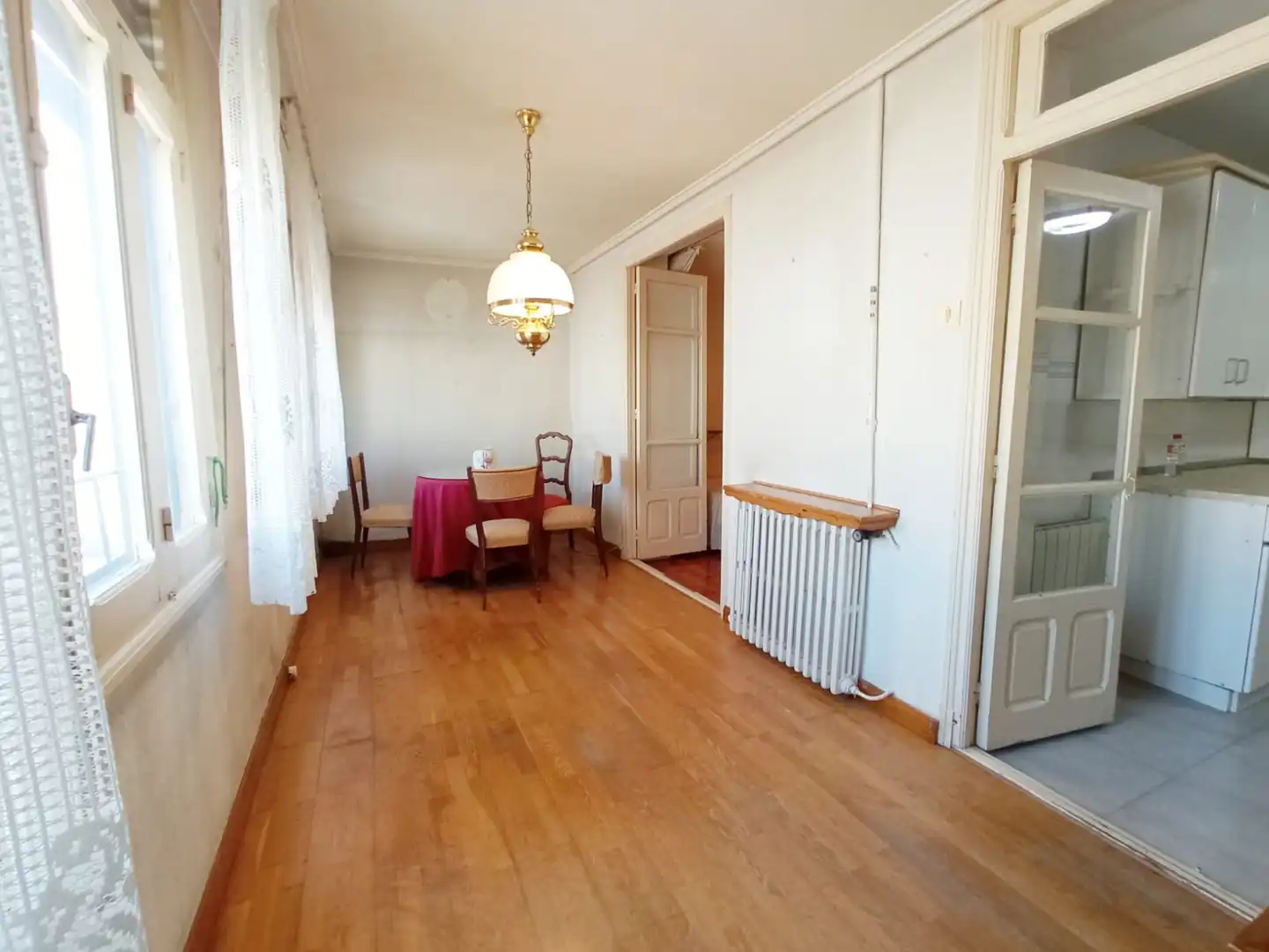 Comedor de Piso en venta en Burgos con Calefacción, Parquet y Balcón