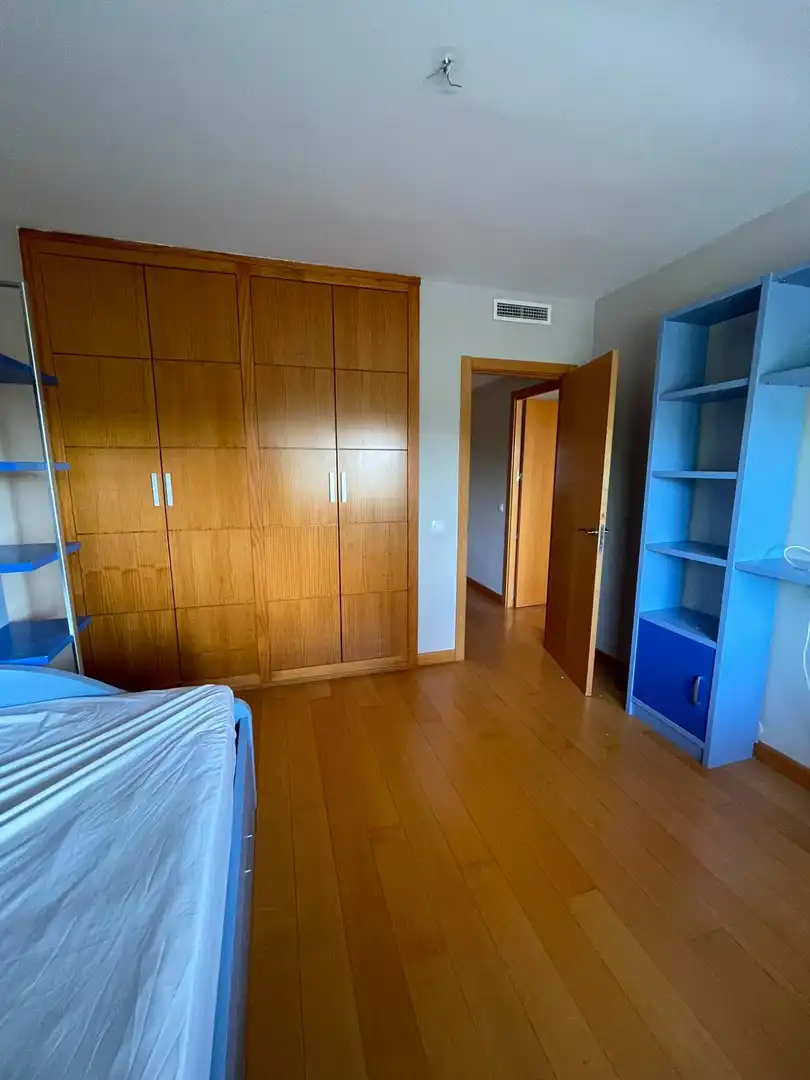 Bedroom of Flat for rent in Pozuelo de Alarcón  with Air Conditioner, Heating and Private garden