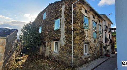 Casa de tipo Rectoral en Vilaoudriz  A Pontenova Lugo