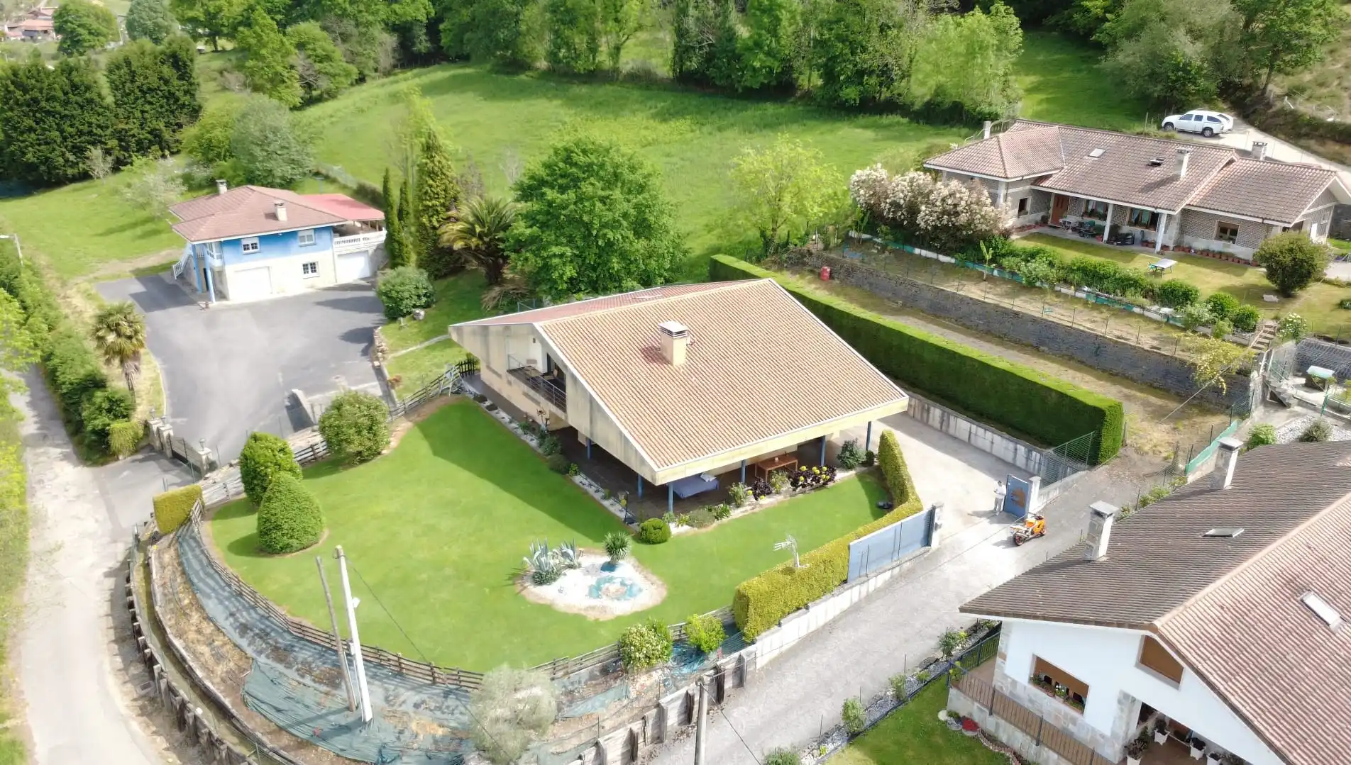 Jardí de Casa o xalet en venda en Siero amb Jardí privat, Terrassa i Traster