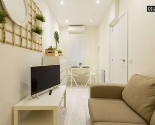 Living room of Apartment to share in  Madrid Capital  with Air Conditioner and Terrace