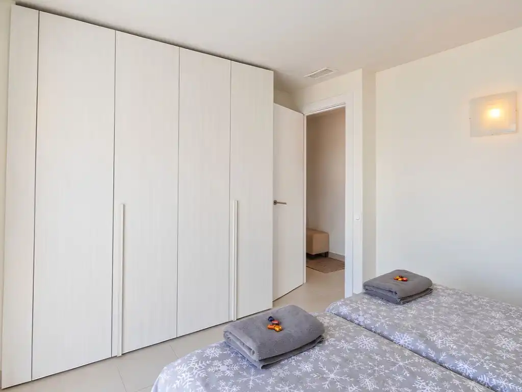 Habitación de Piso en venta en Fuengirola con Aire acondicionado, Amueblado y Horno