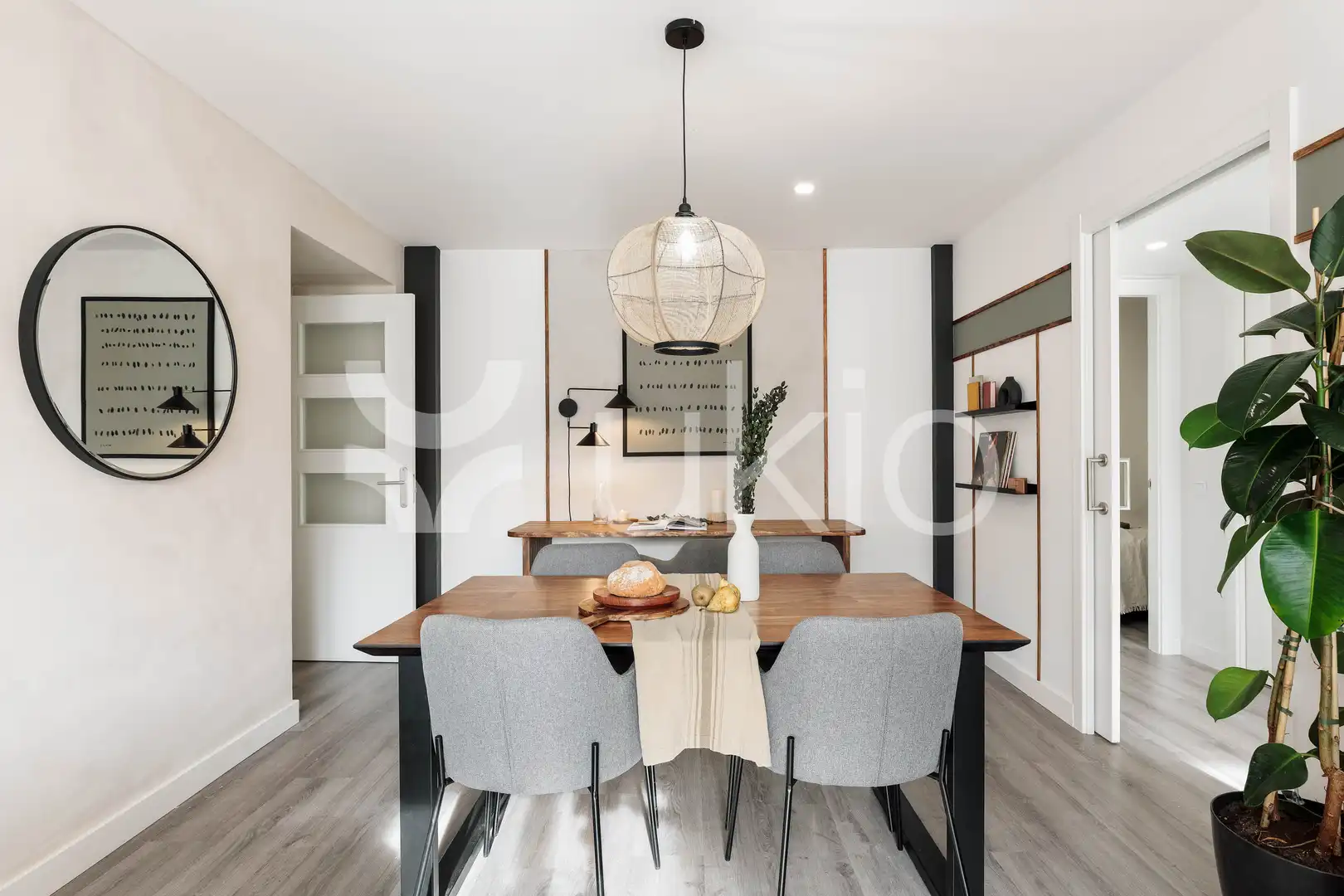 Comedor de Piso de alquiler en Barcelona con Aire acondicionado, Calefacción y Amueblado