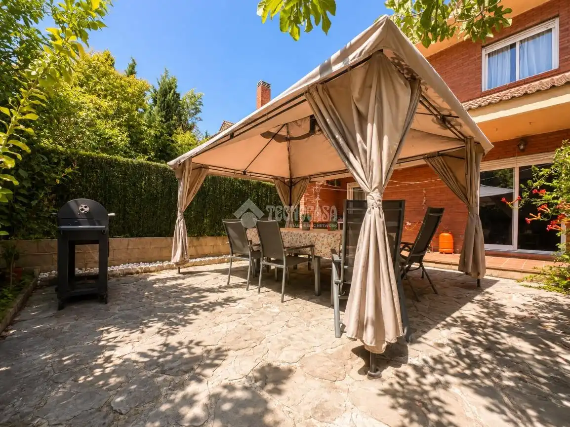 Terraza de Casa adosada en venta en Alcalá de Henares con Aire acondicionado, Calefacción y Parquet