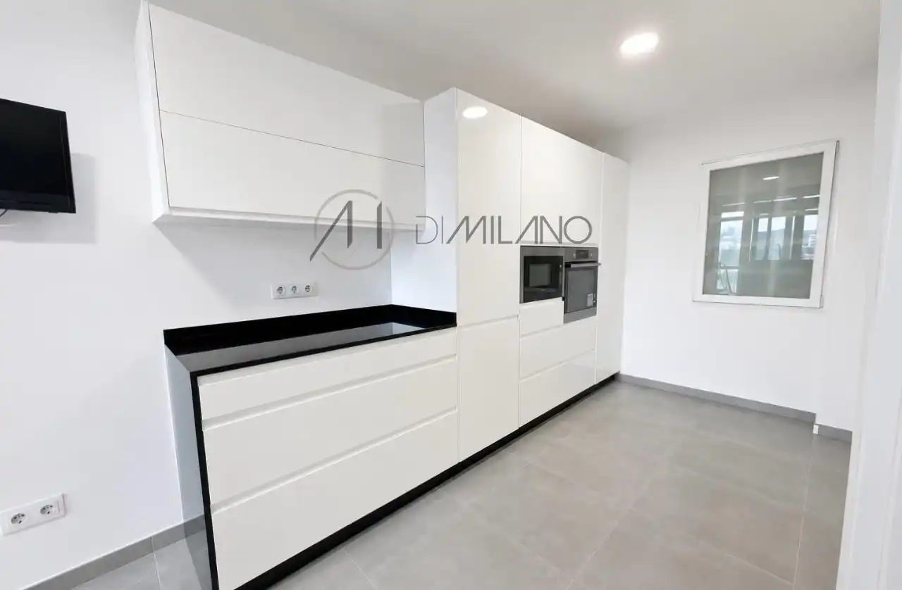 Kitchen of Flat for sale in Pontevedra Capital   with Heating, Storage room and Balcony