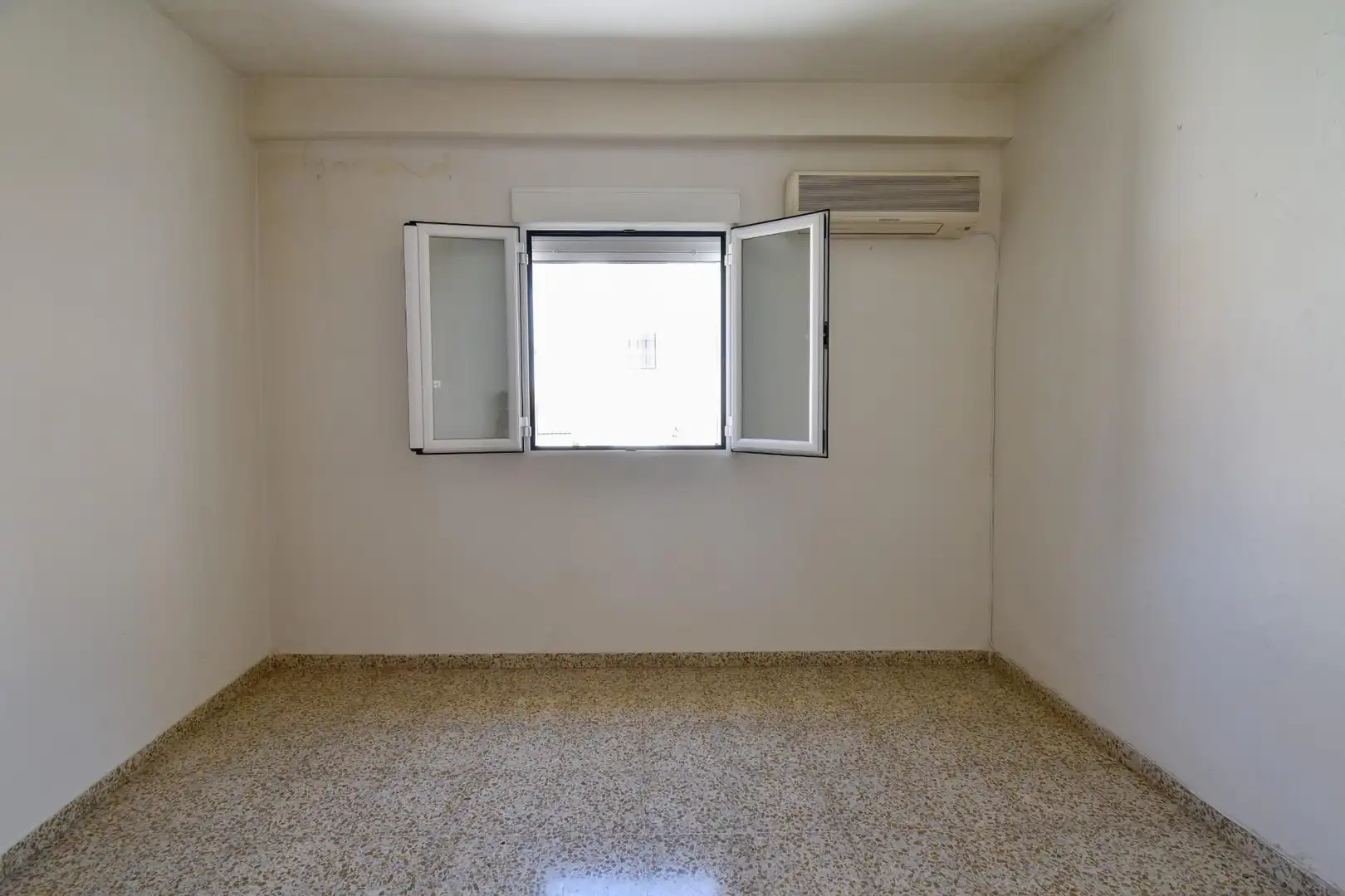 Dormitori de Casa o xalet en venda en Maracena