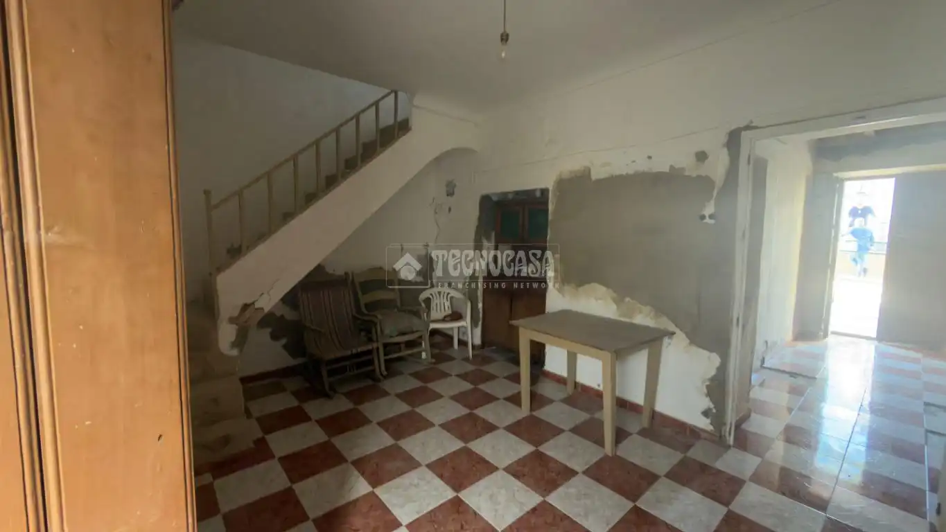 Casa o chalet en venta en La Lantejuela  con Balcón