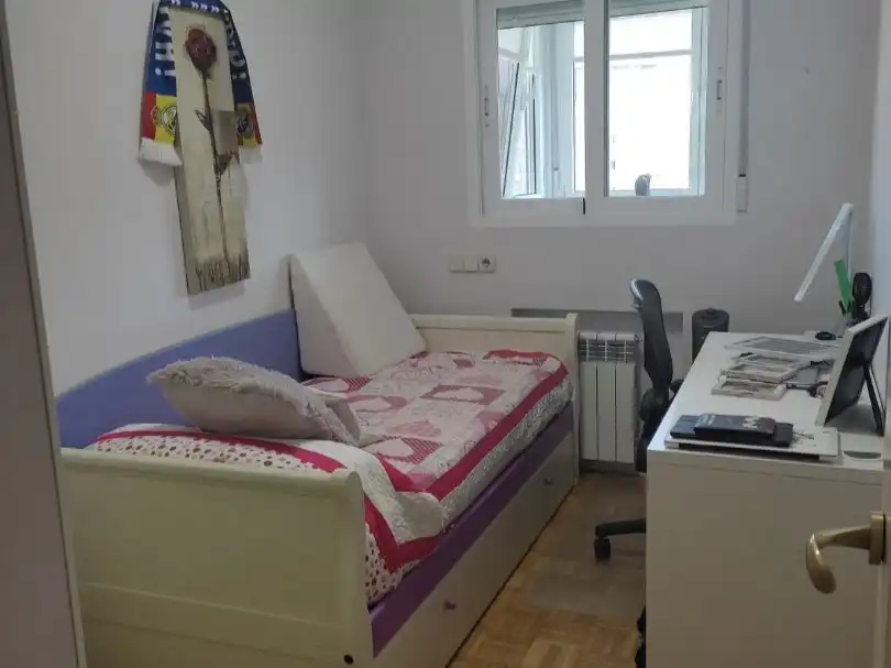 Bedroom of Flat for rent in Fuencarral - El Pardo