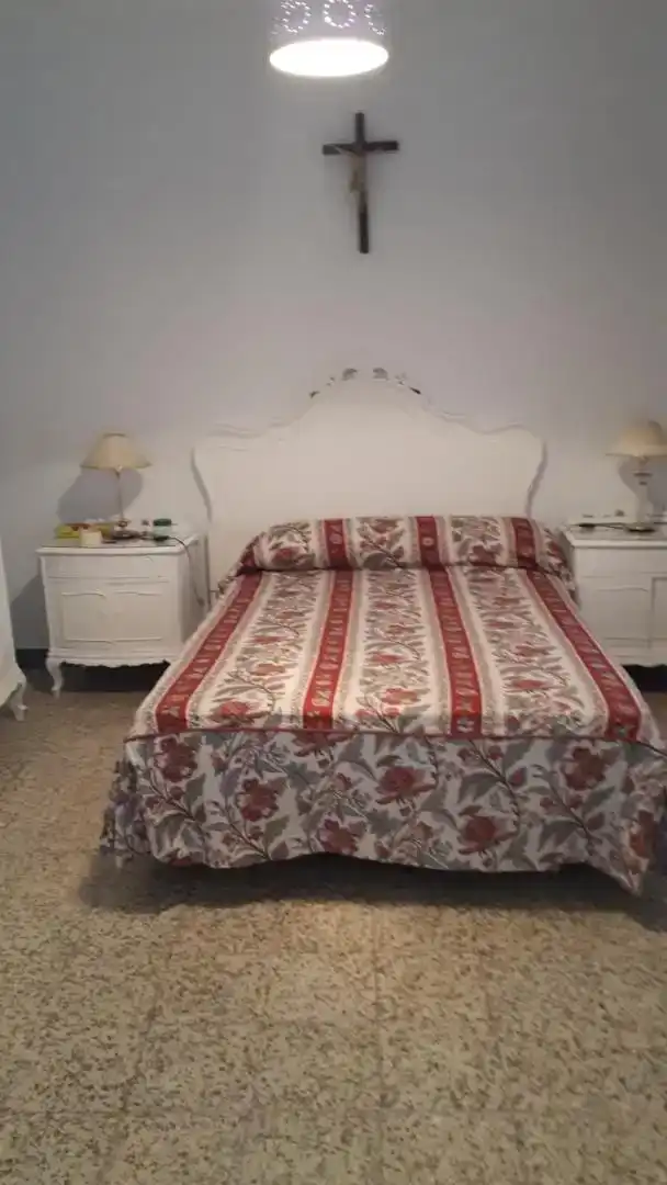 Schlafzimmer von Erdgeschoss zur Miete in Calañas mit Privatgarten, Möbliert und Ofen