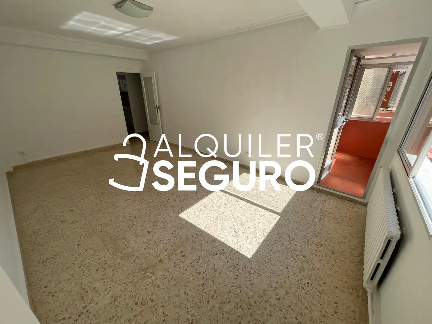 Dormitori de Pis de lloguer en Zaragoza amb Calefacció i Terrassa