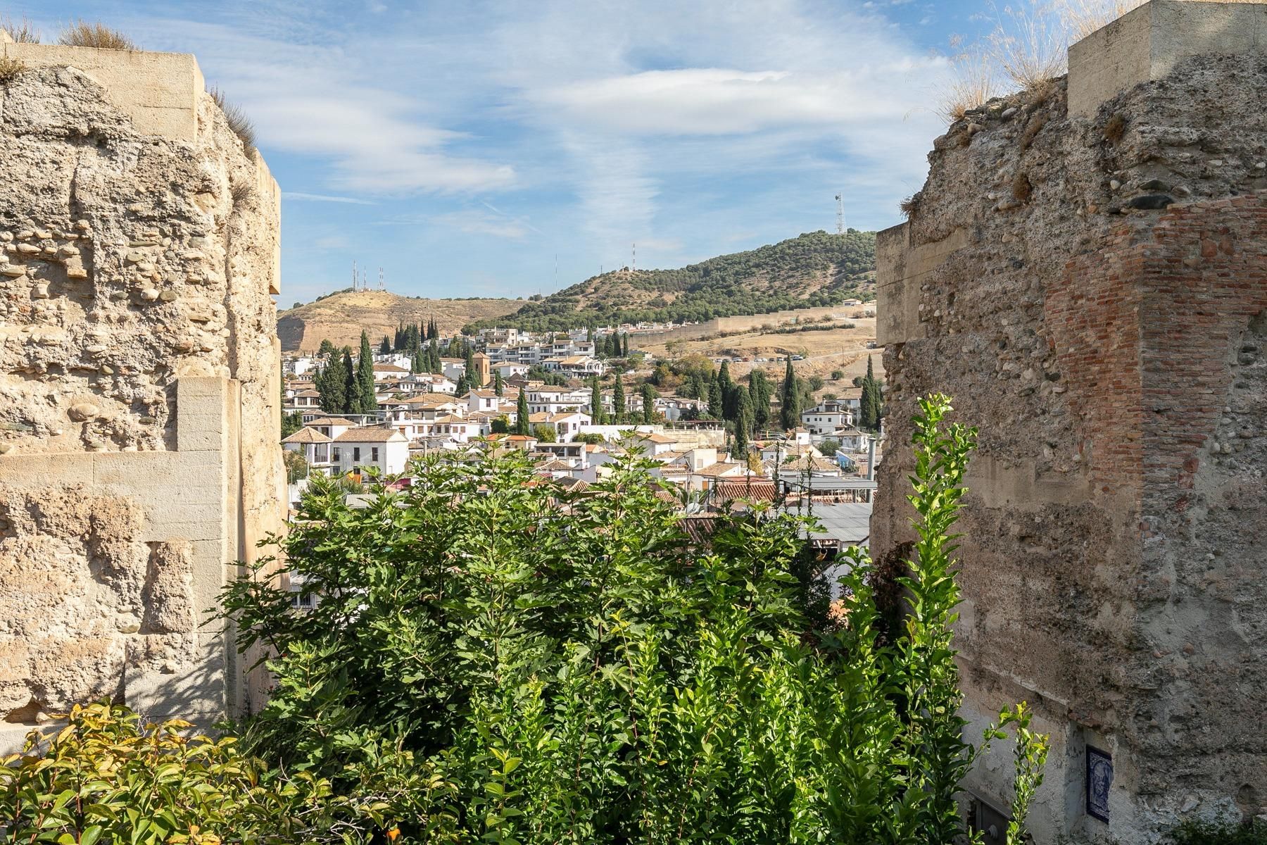Vista exterior de Casa o xalet en venda en  Granada Capital amb Aire condicionat, Calefacció i Jardí privat