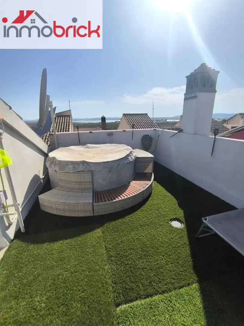 Casa con piscina en venta en Fuente de Piedra, imagen 2