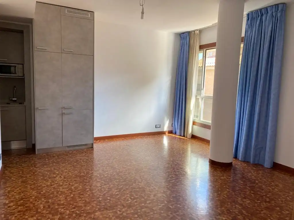 Dormitori de Apartament de lloguer en Zaragoza amb Aire condicionat, Calefacció i Parquet