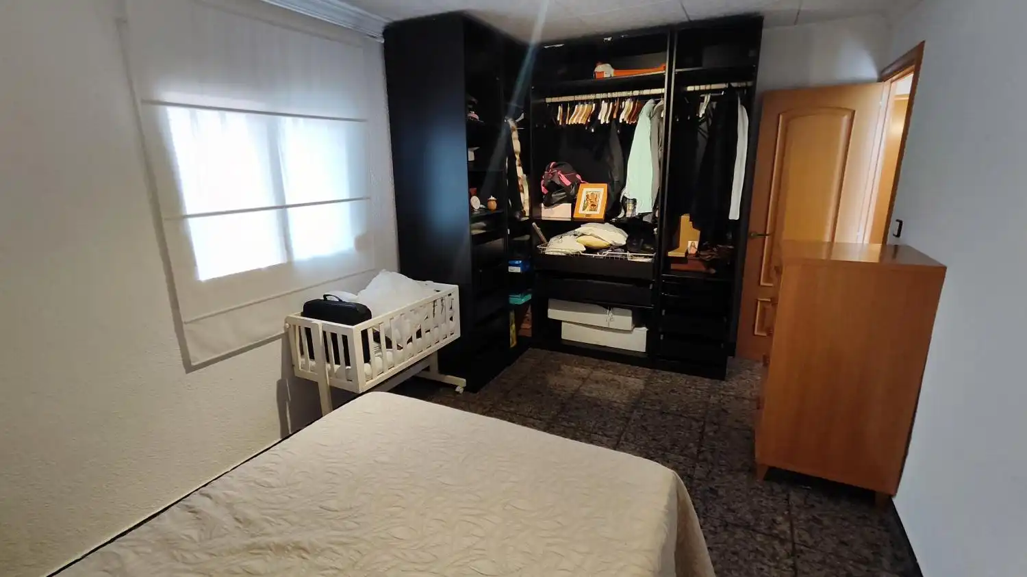 Habitación de Casa adosada en venta en Rubí con Trastero