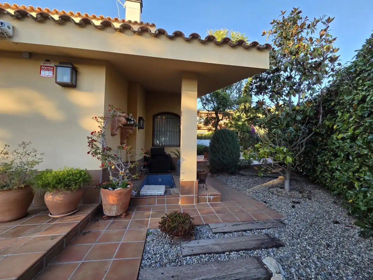 Vista exterior de Casa o xalet en venda en Tarragona amb Aire condicionat, Jardí privat i Terrassa