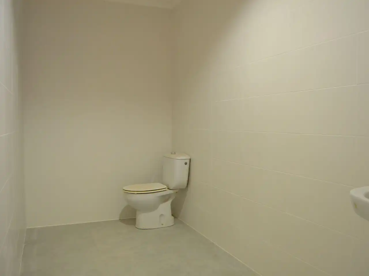 Bathroom of Commercial properties for rent in Benifairó de les Valls  with Air Conditioner, Terrace and Internet