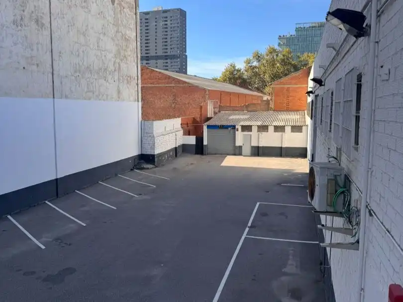 Parkplatz von Geschaftsraum zur Miete in Sant Martí