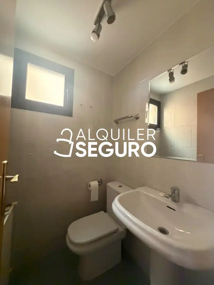 Baño de Piso de alquiler en Boadilla del Monte con Aire acondicionado, Calefacción y Terraza