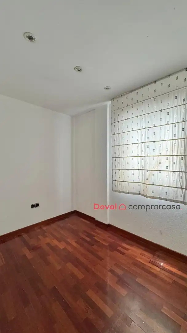 Bedroom of Flat for sale in Vigo   with Parquet flooring