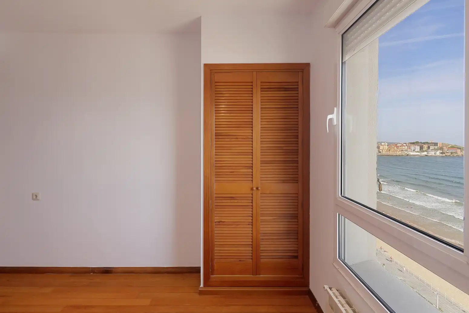 Dormitori de Àtic en venda en Gijón  amb Calefacció, Parquet i Terrassa