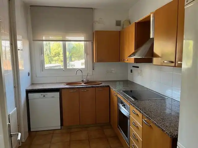 Cuina de Casa adosada en venda en Vilafranca del Penedès amb Calefacció, Terrassa i Traster