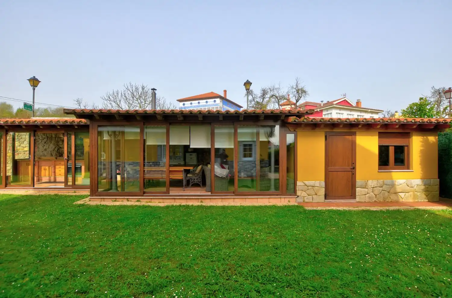 Vista exterior de Casa o chalet en venta en Avilés con Calefacción, Terraza y Trastero