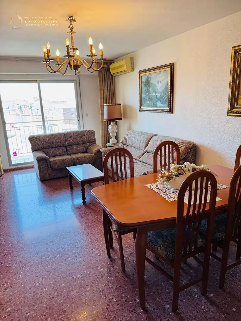Piso en venta en Hermanos Machado, Poble Nou