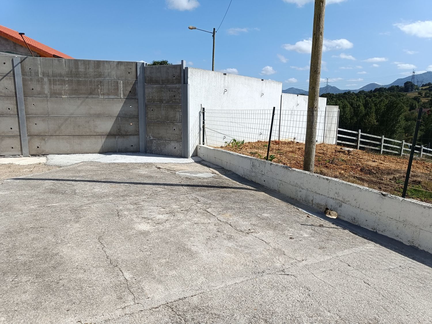 Parking of House or chalet for sale in Nava  with Heating, Terrace and Swimming Pool