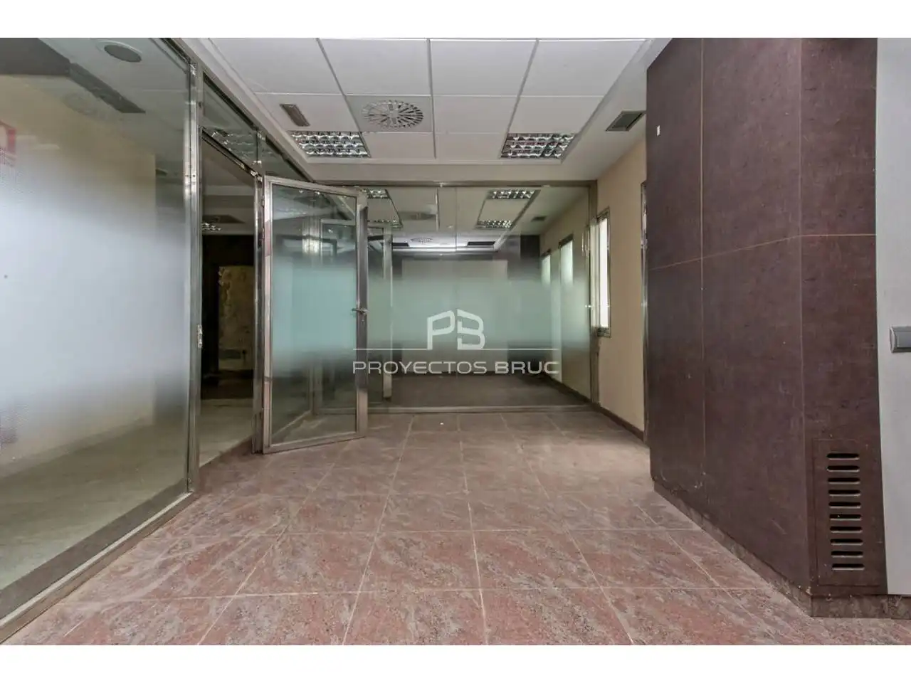 Business premises for sale in Calle Mosén Jacinto Verdaguer, imagen 11