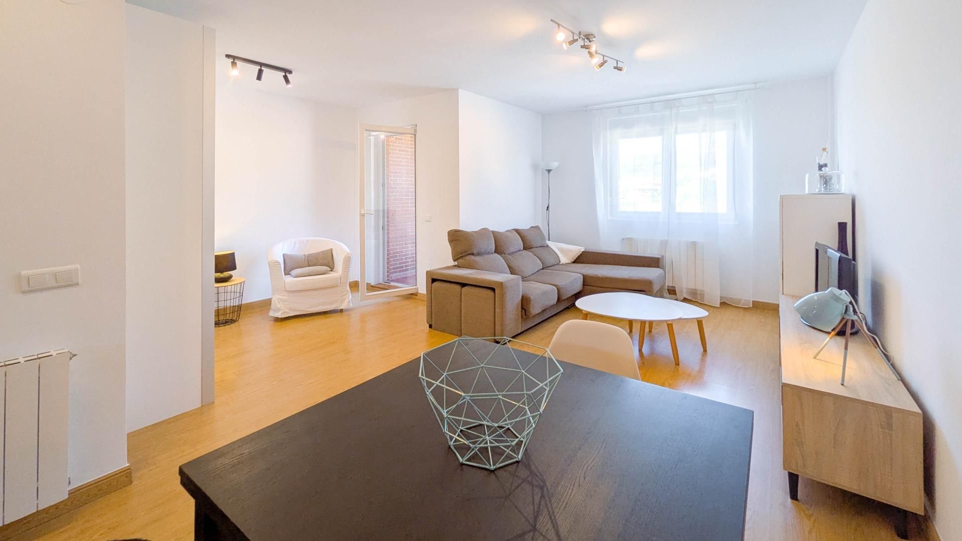 Sala d'estar de Dúplex en venda en Piélagos amb Calefacció i Terrassa