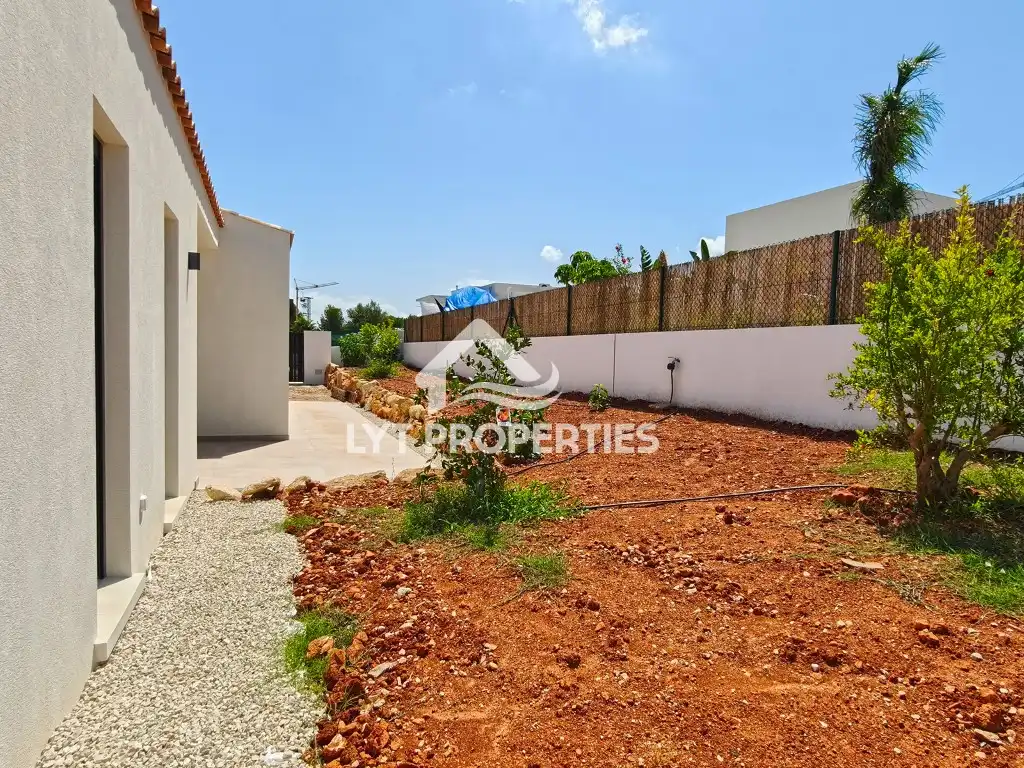Houses for sale in Jávea / Xàbia  with Air Conditioner, Private garden and Terrace
