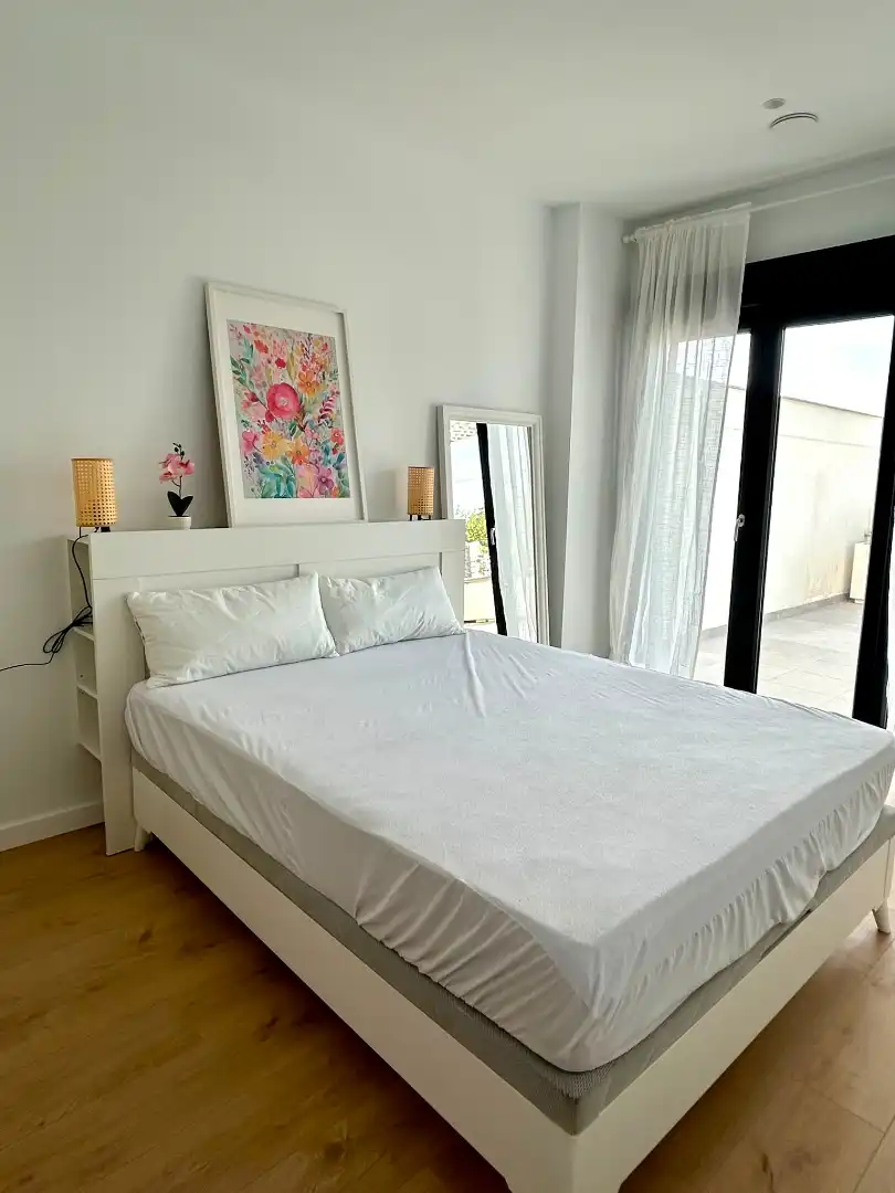 Bedroom of Flat for rent in Granada  with Air Conditioner, Heating and Terrace