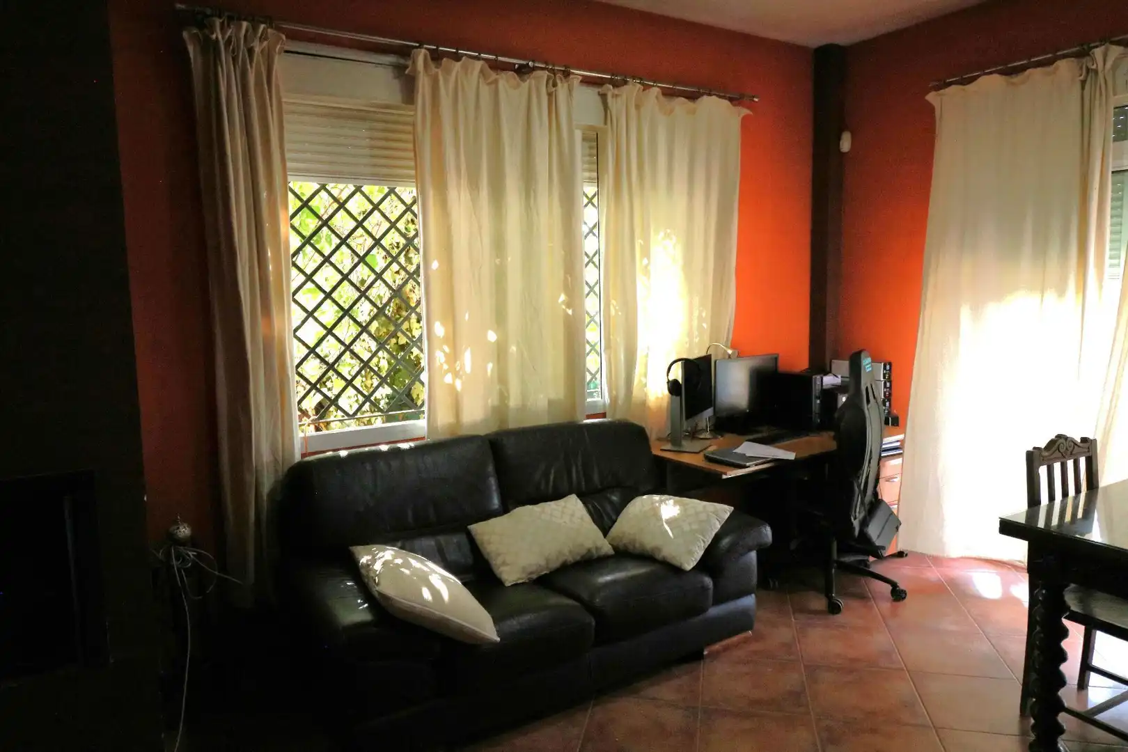Sala de estar de Casa o chalet en venta en Dos Hermanas con Aire acondicionado, Calefacción y Jardín privado