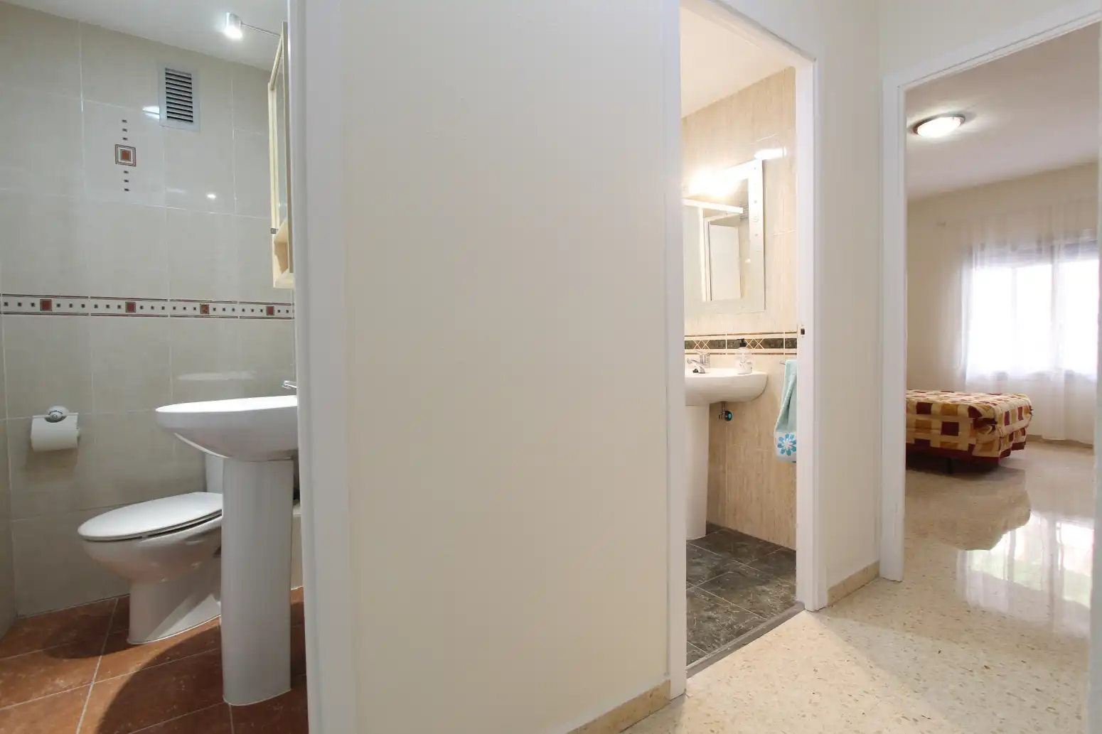 Baño de Piso de alquiler en Alaquàs con Aire acondicionado, Calefacción y Amueblado