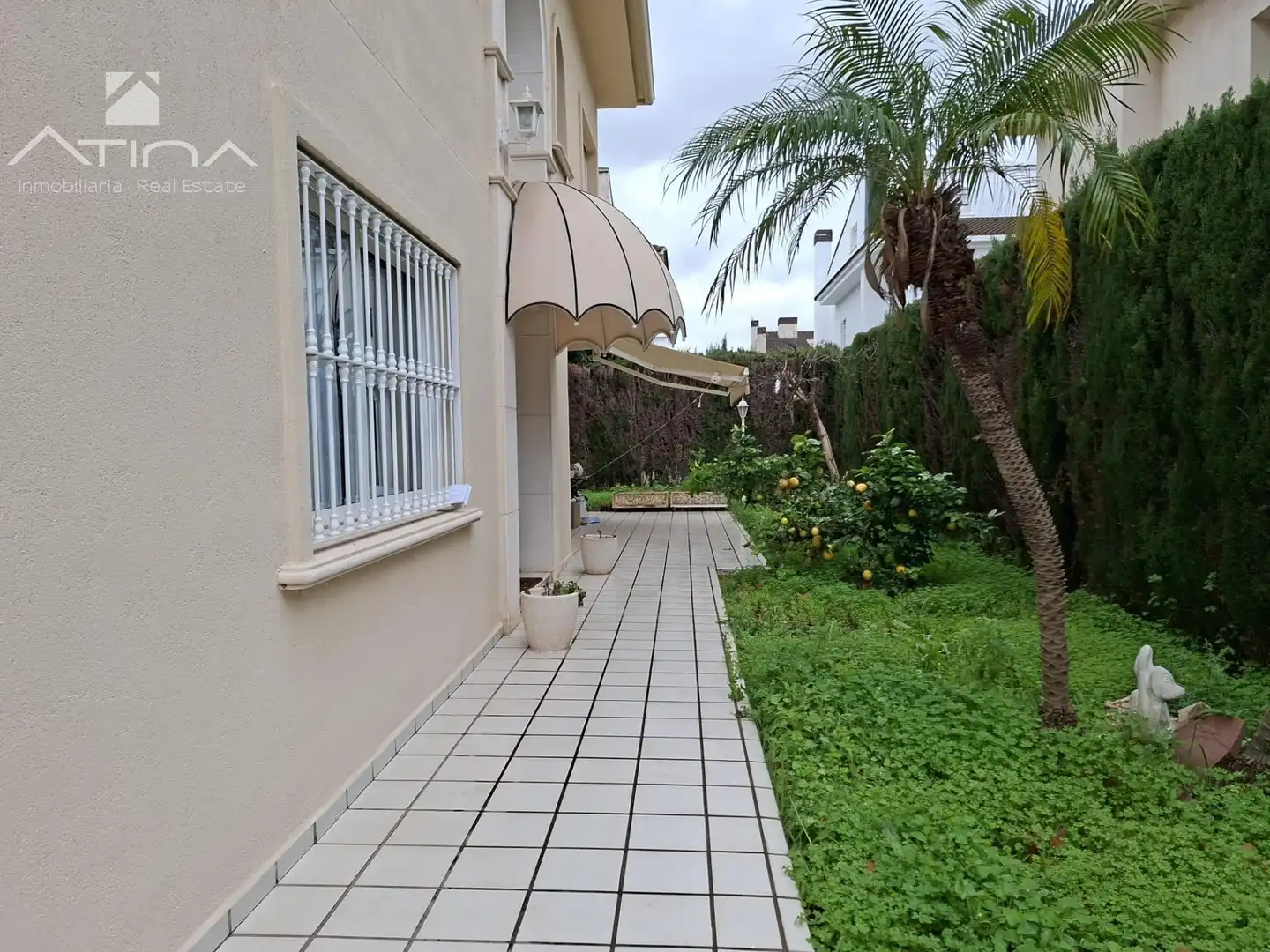 Terrasse von Haus oder Chalet zum Verkauf in Gandia mit Klimaanlage, Privatgarten und Terrasse