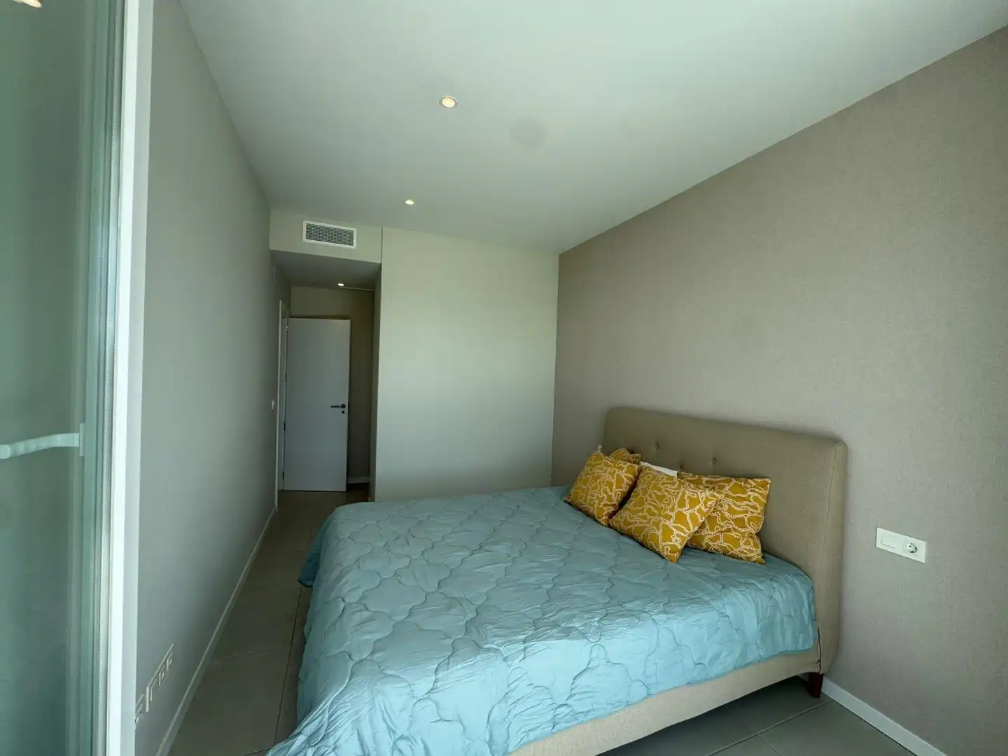 Dormitori de Apartament en venda en Chipiona amb Aire condicionat, Terrassa i Traster