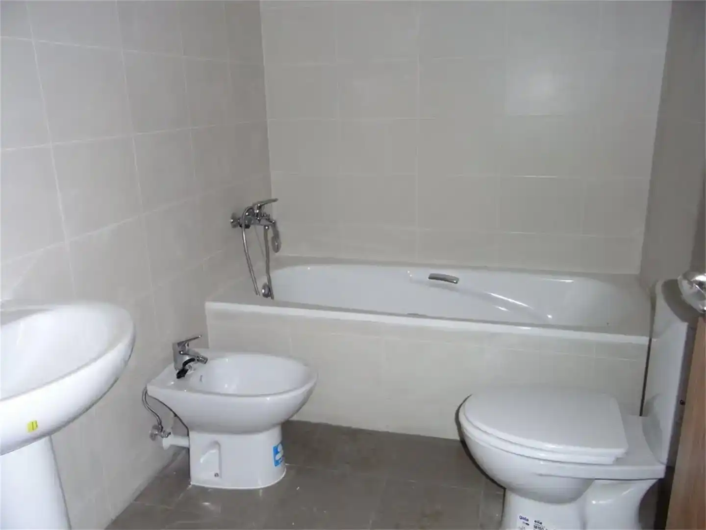 Baño de Piso en venta en Caspe con Balcón