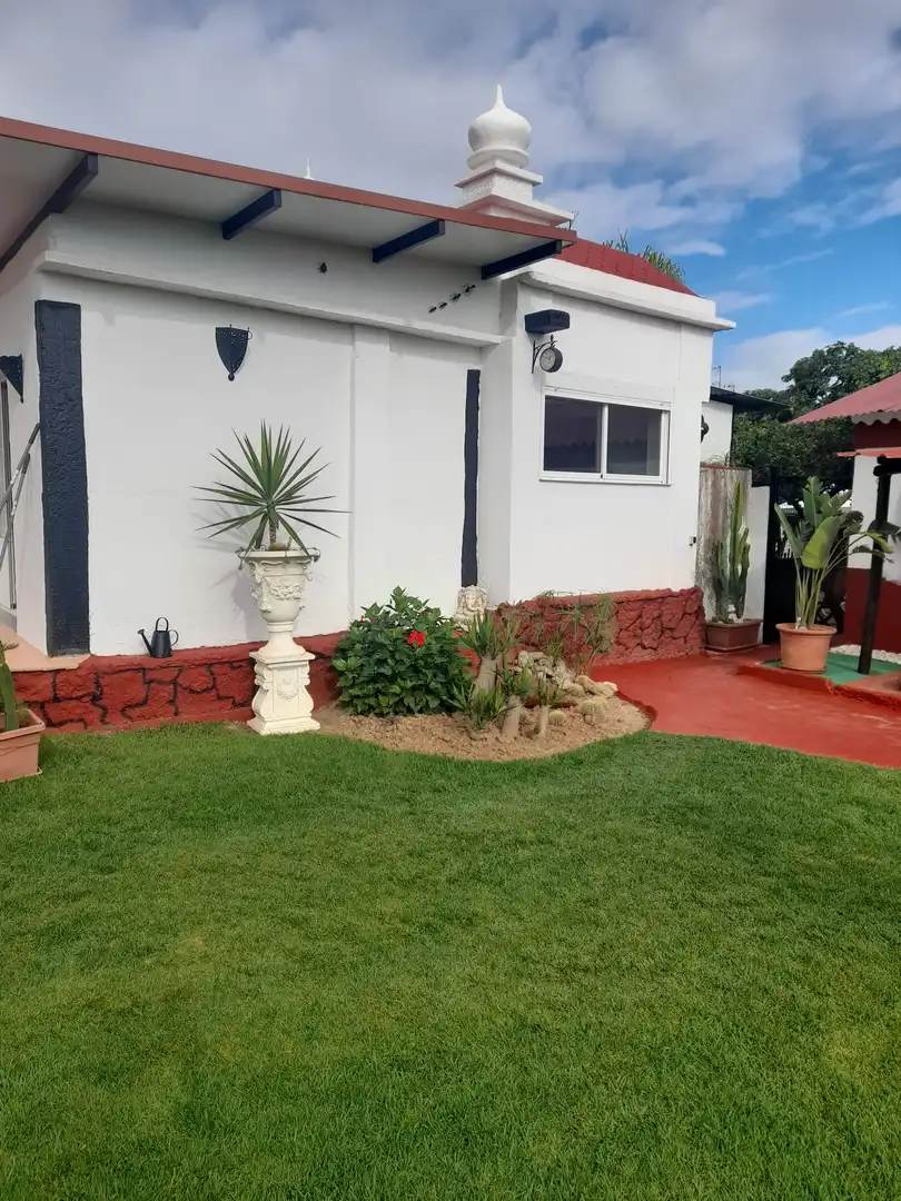 Jardín de Casa o chalet en venta en Brenes con Aire acondicionado, Jardín privado y Piscina