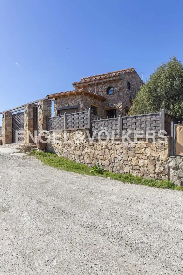 Vista exterior de Casa o chalet en venta en El Berrueco con Calefacción, Jardín privado y Terraza