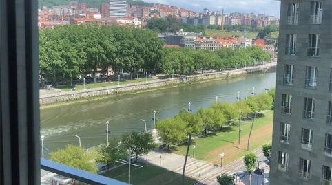 Foto 2 de Apartament en venda a Paseo Uribitarte, Albia, Bilbao