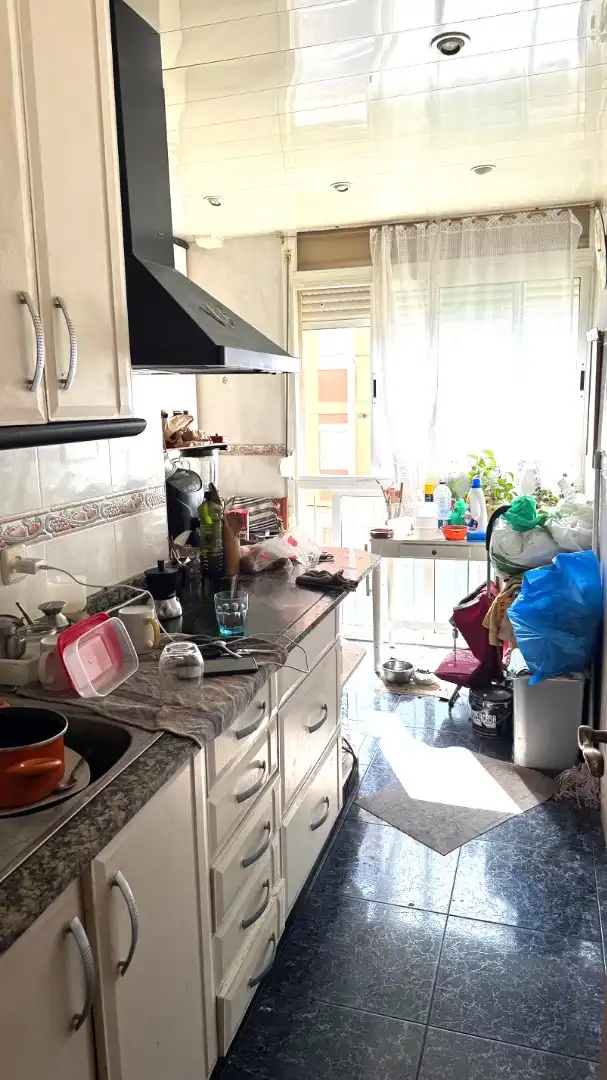 Cocina de Piso en venta en Cornellà de Llobregat con Aire acondicionado y Horno