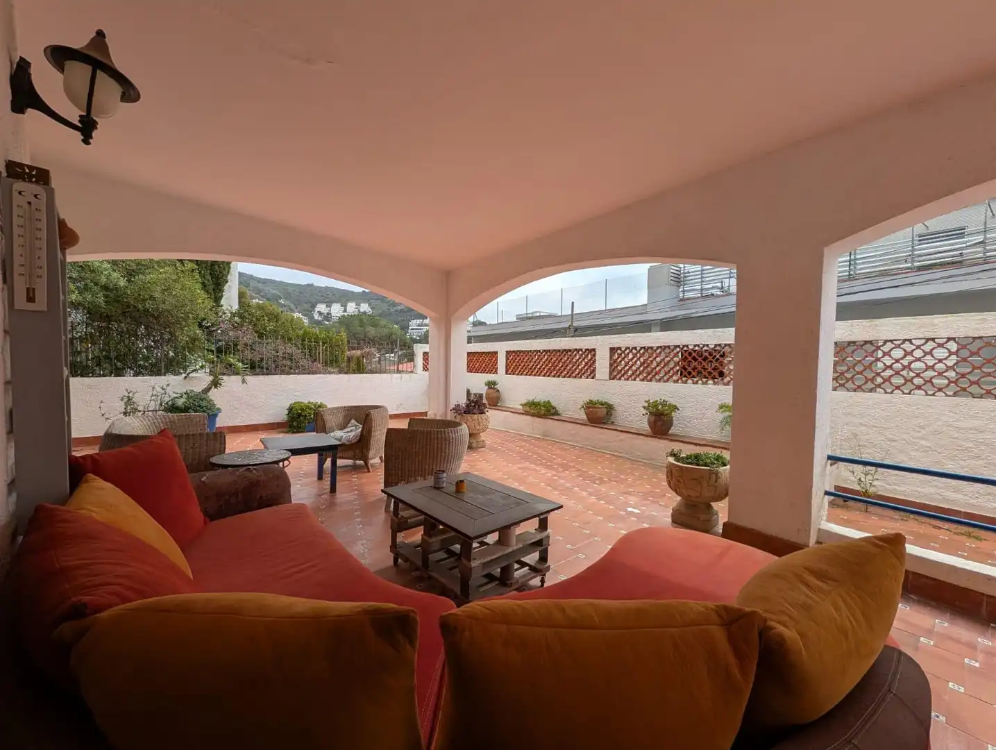 Terrasse von Haus oder Chalet zum Verkauf in Roses mit Privatgarten, Terrasse und Möbliert