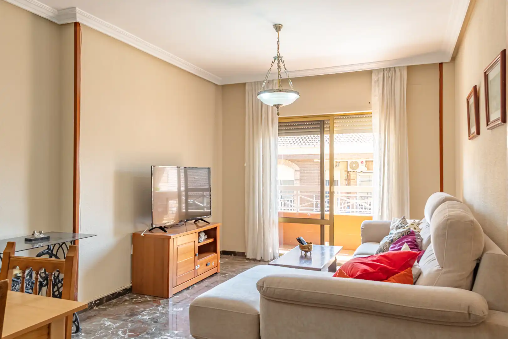 Sala de estar de Piso de alquiler en Linares con Aire acondicionado, Terraza y Amueblado