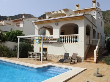 Villa avec balcon à louer à Barx
