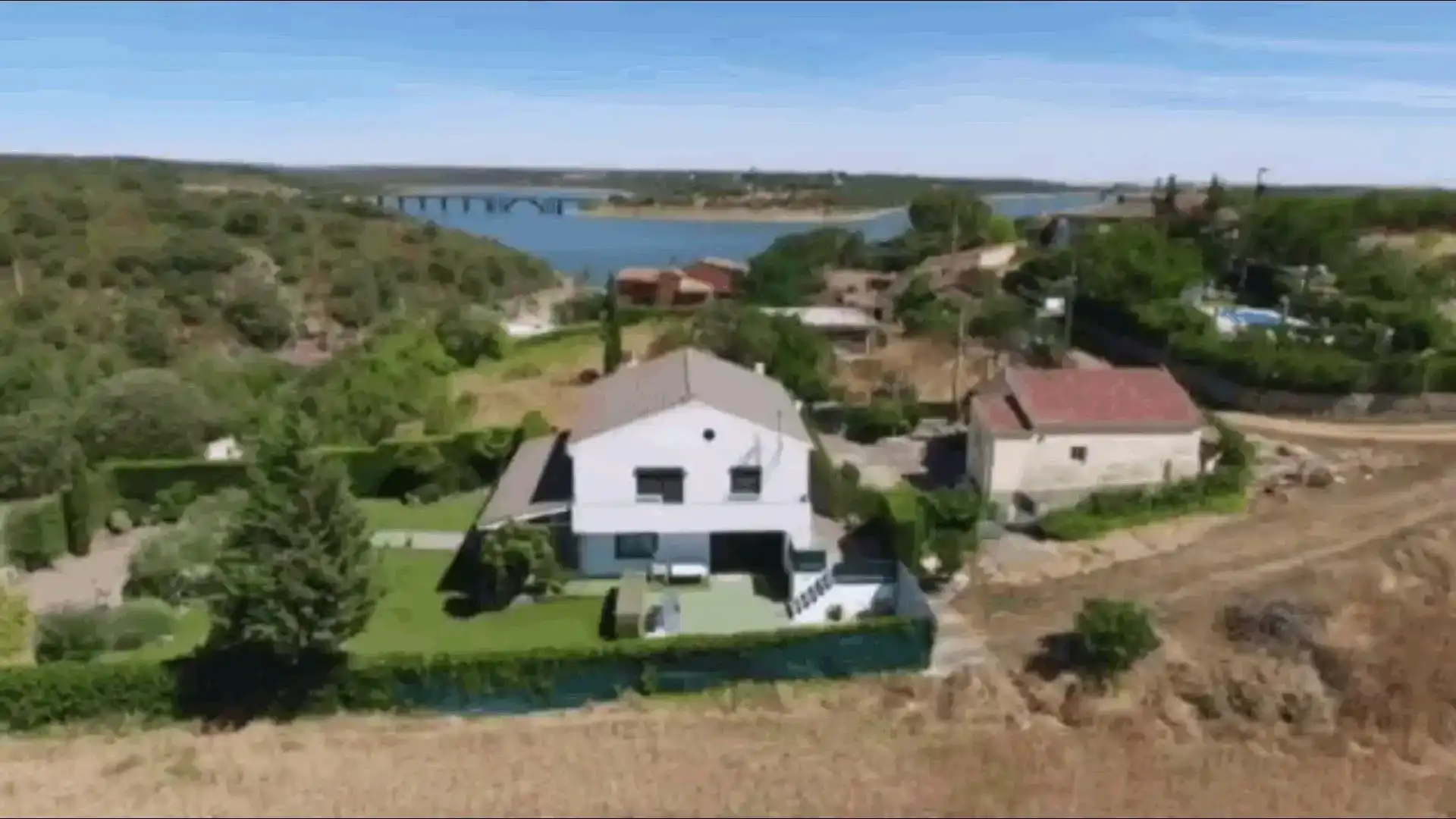 Casa o xalet en venda en San Cebrián de Castro amb Jardí privat, Traster i Moblat