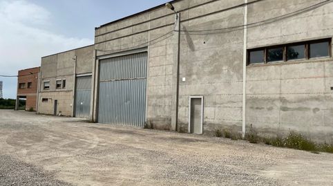 Conjunto 3 naves industriales en testera.