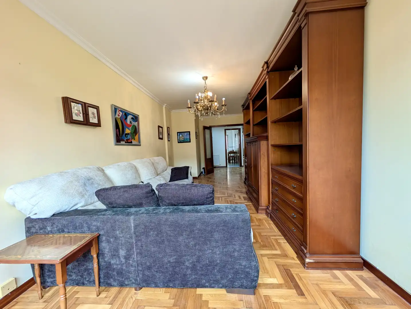 Sala d'estar de Pis de lloguer en Gijón  amb Calefacció
